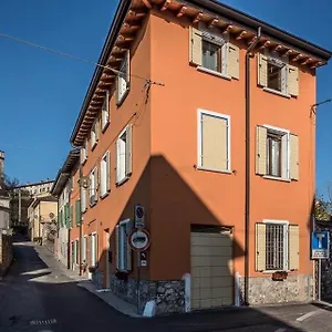 Al Vicolo Di Mezzo Couette-café
